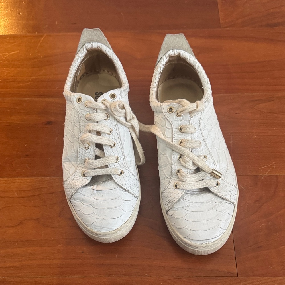 SCHUTZ White Textured Sneakers